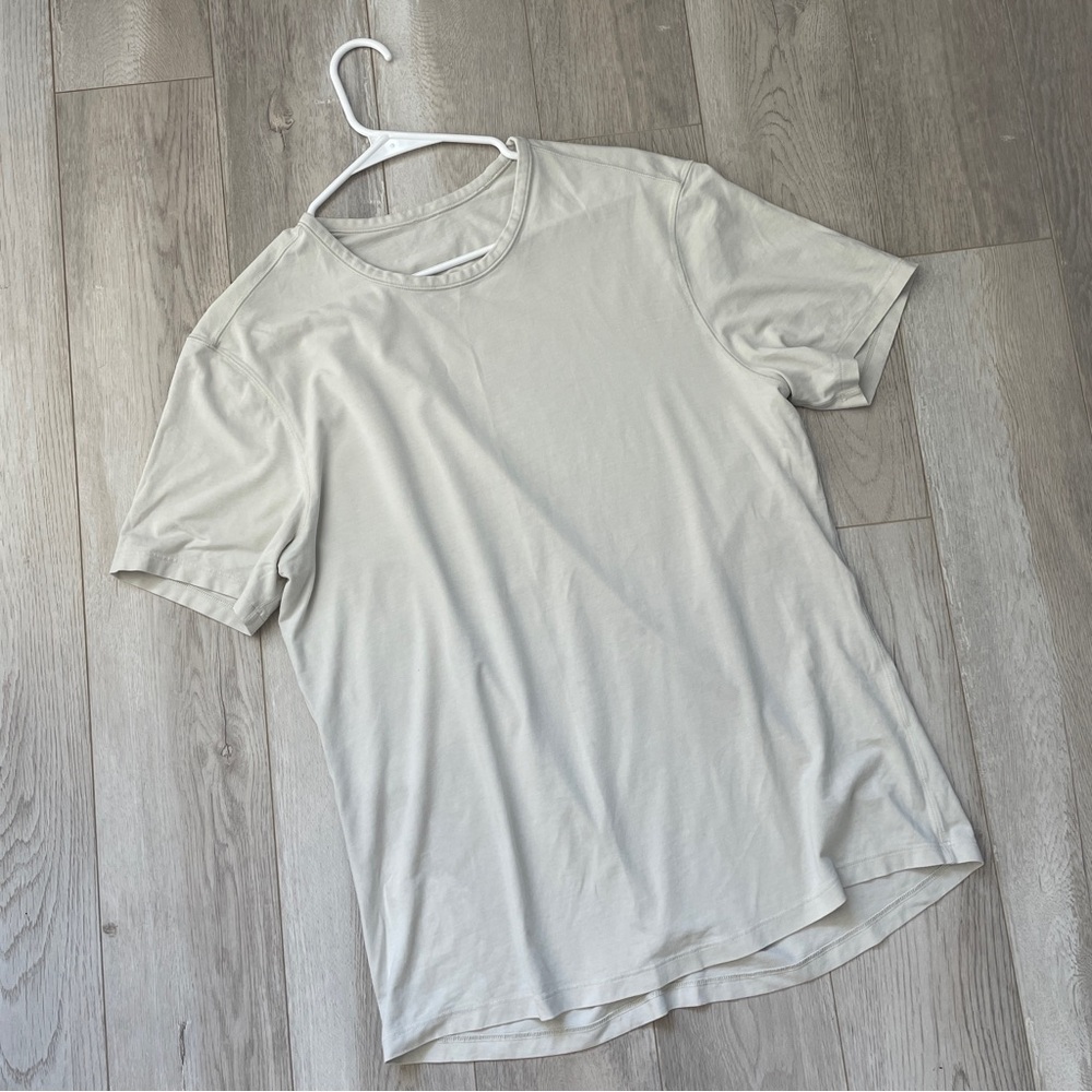 Lululemon Workout Tshirt crewneck short sleeve mens Gray small casual athleisure